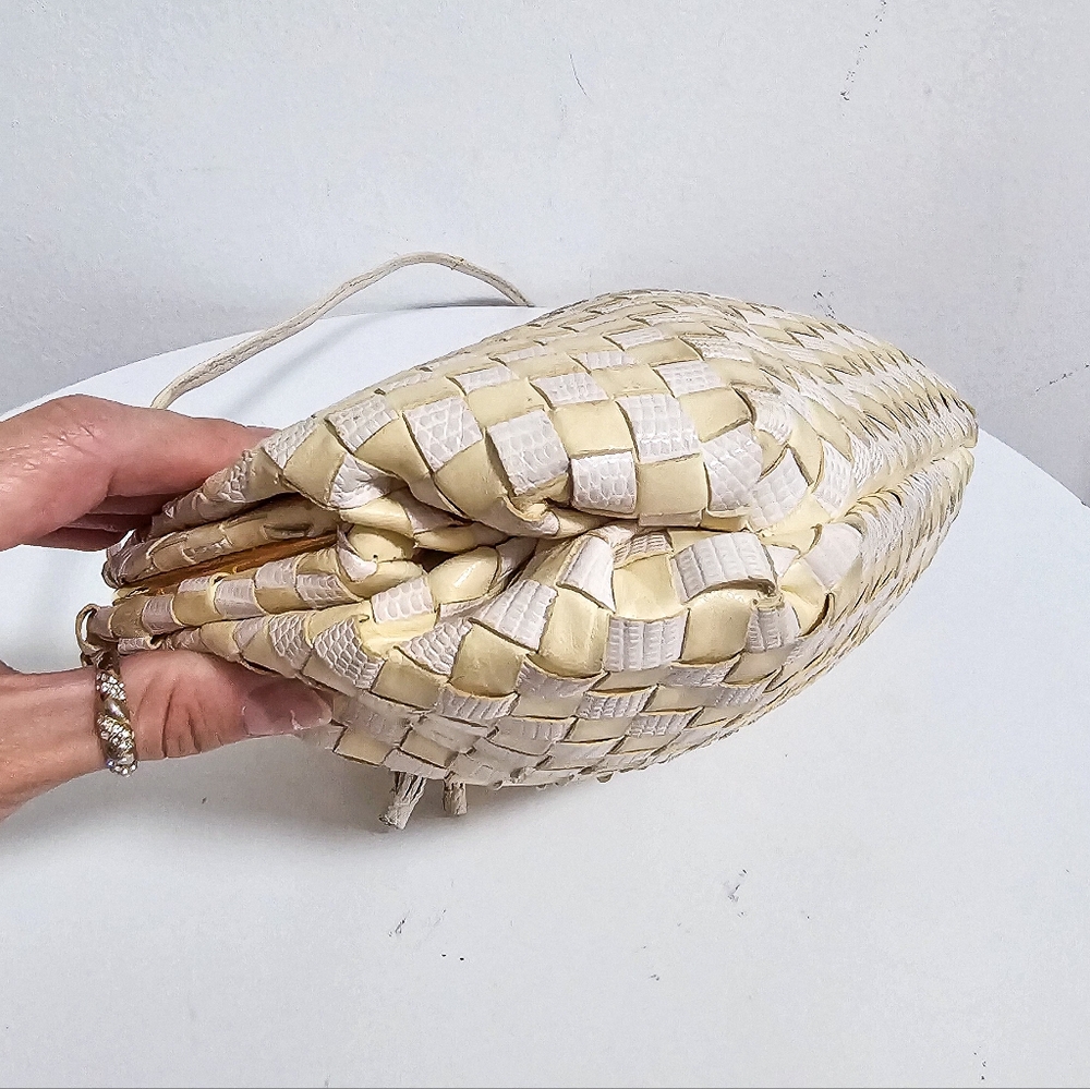 Bottega Veneta vintage woven leather crossbody clutch bag - Picture 6 of 12